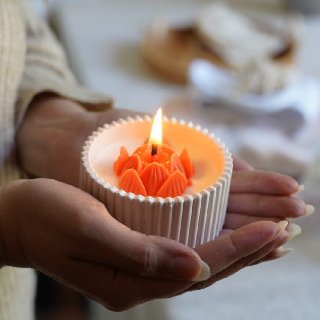 Velas Flor de loto | Aromas naranja o verbena | 60 grs